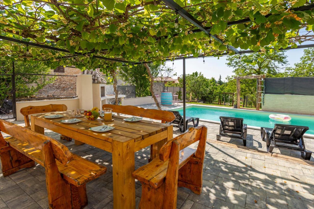 House With Pool Poli Stare Nuoni Villa Žminj Exteriör bild